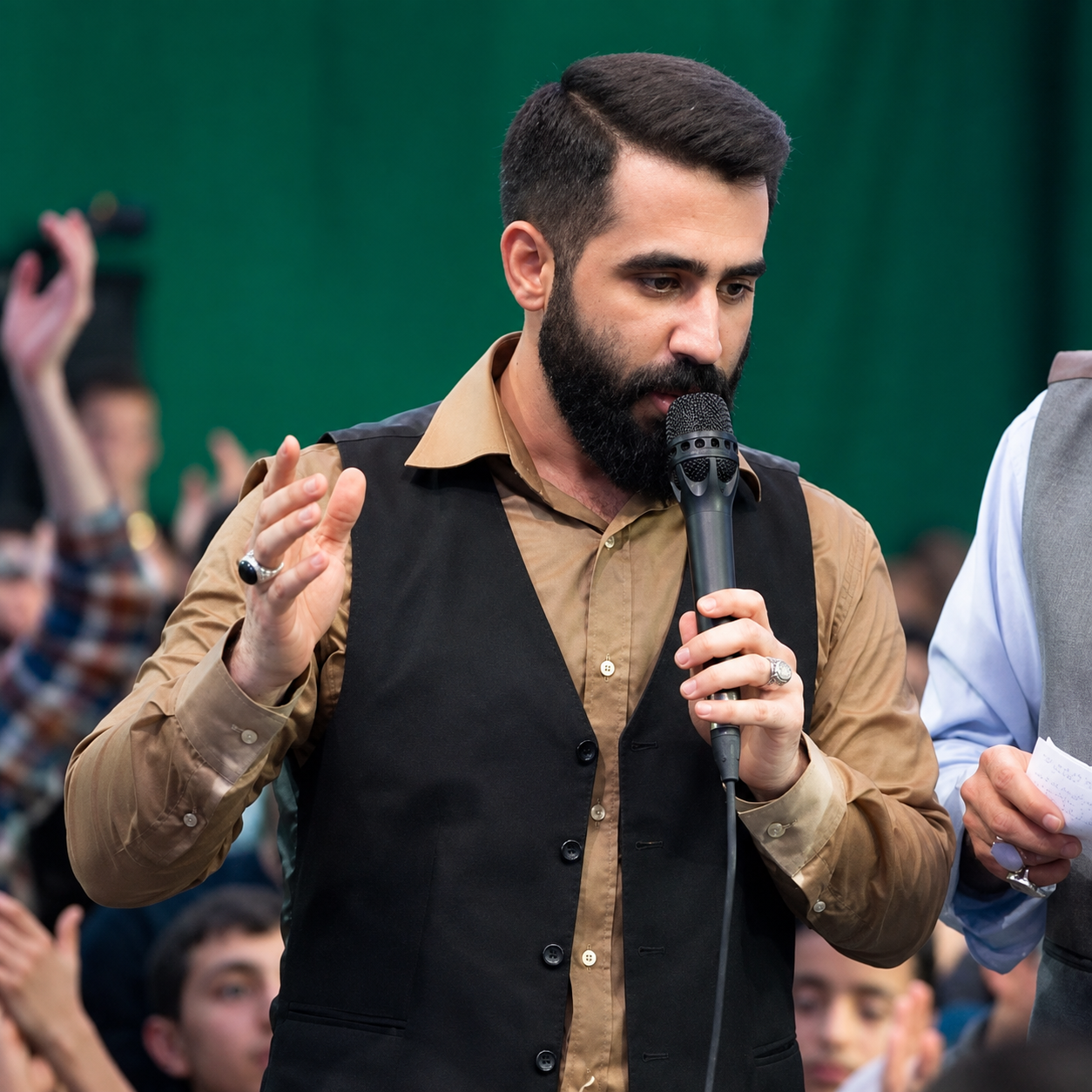 عصمت علوی استقامت علوی